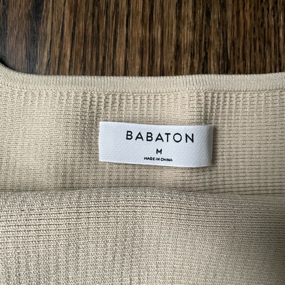 HP! 🎉Aritzia/Babaton Sculpt Knit Top - Picture 4 of 4